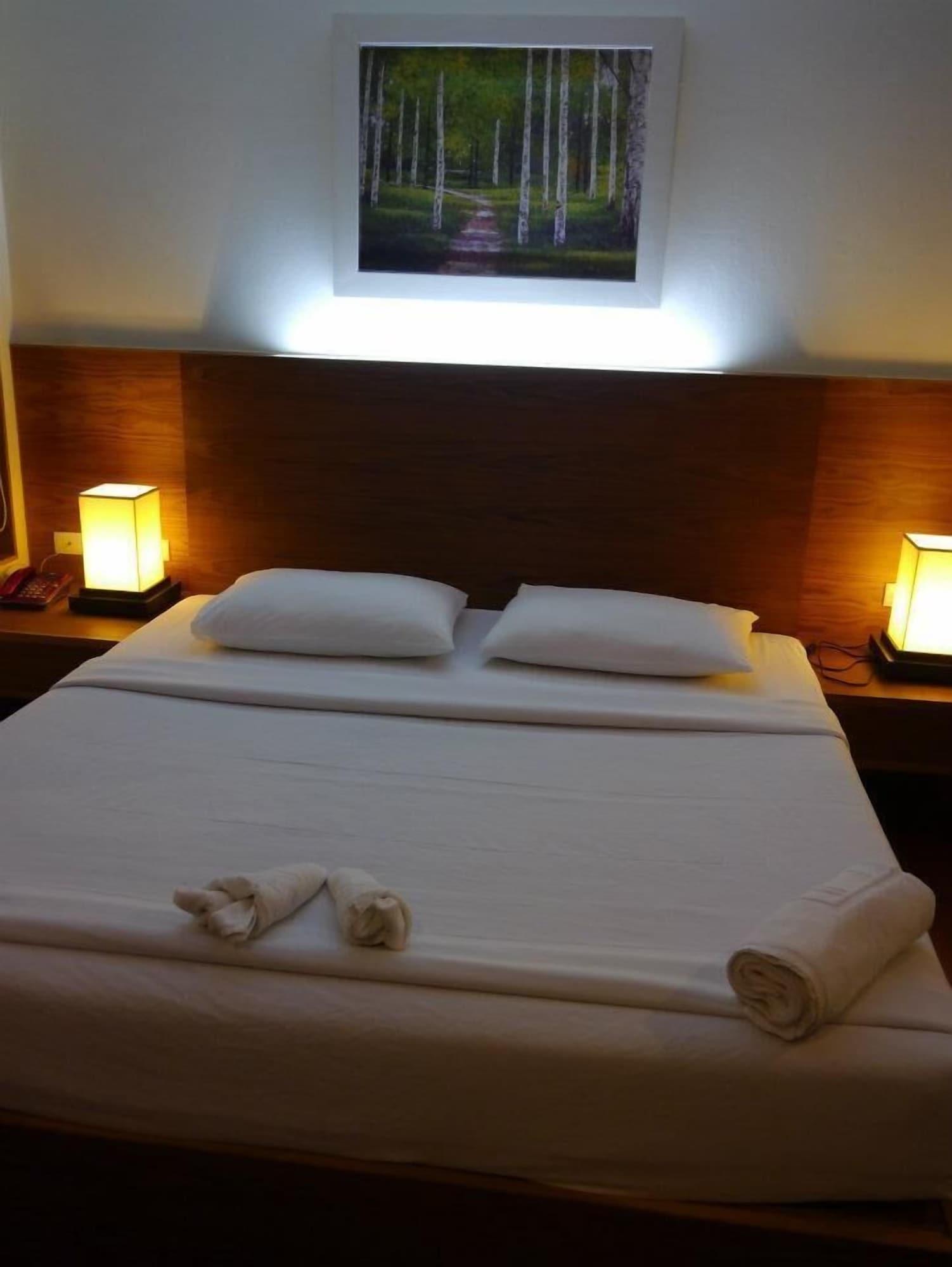 Baan Saikao Plaza Hotel & Service Apartment Ко Чанг Экстерьер фото